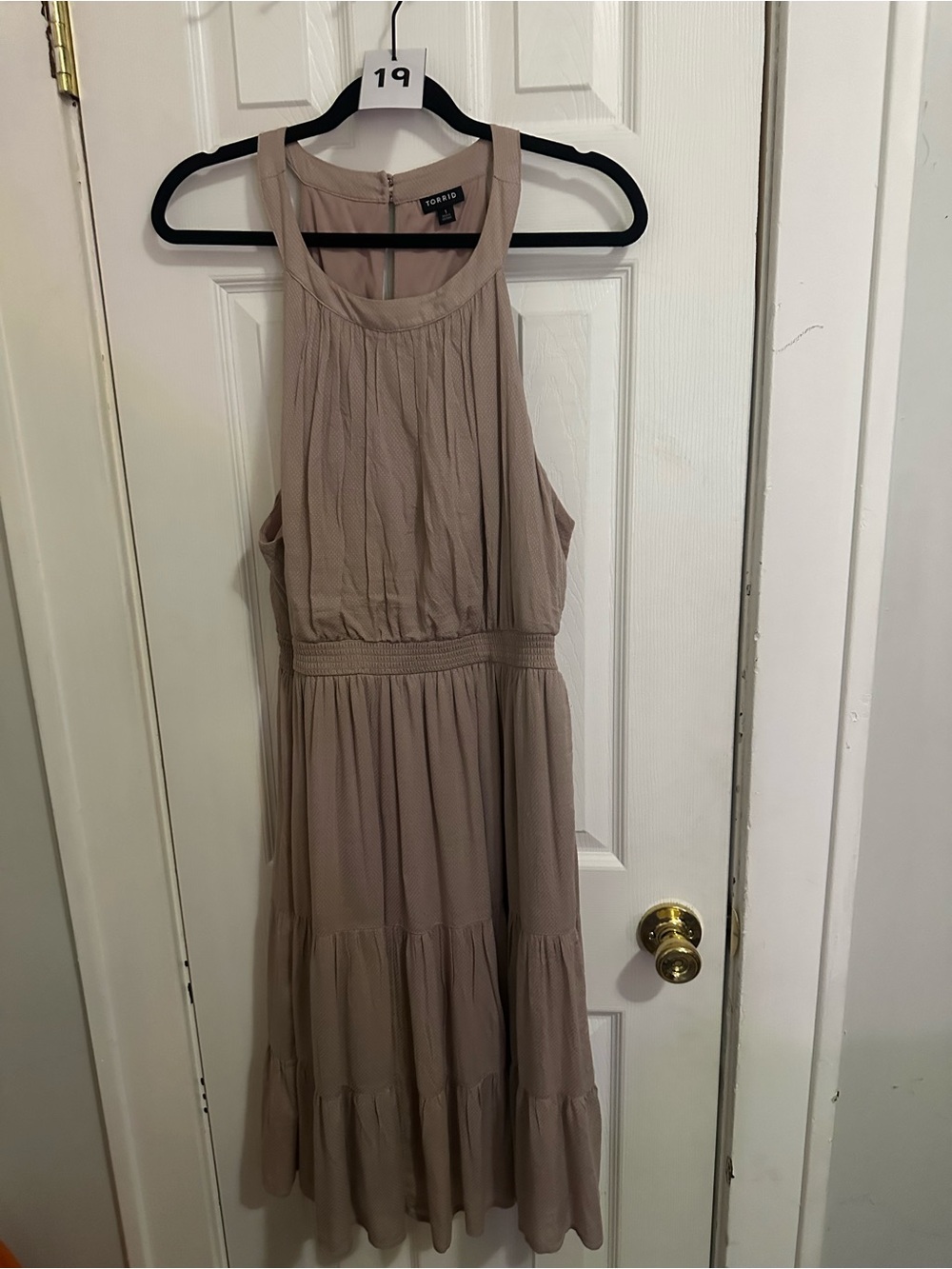 Torrid Taupe Sleeveless Tiered Skater Dress WITH POCKETS Size 1